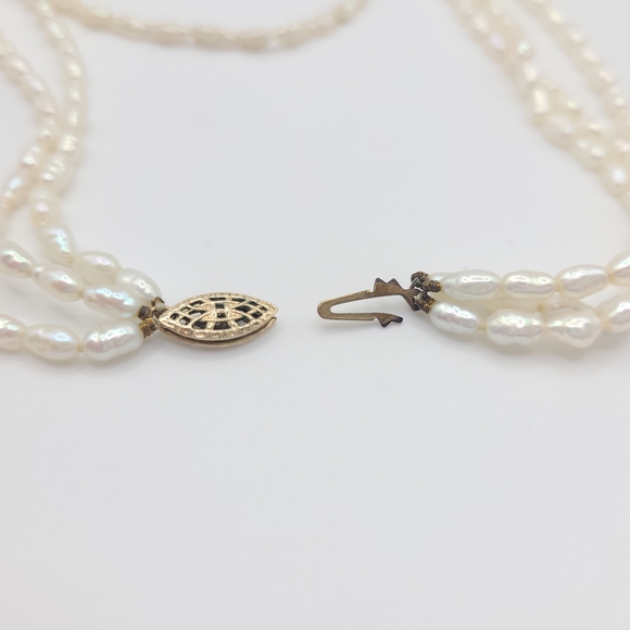 Elegant Pearl Necklace Set - Picture 6 of 8